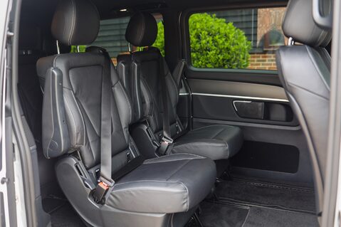 Mercedes-Benz V Class V220D 2.1 AMG LINE 7 SEAT 24