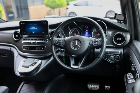 Mercedes-Benz V Class V220D 2.1 AMG LINE 7 SEAT 11