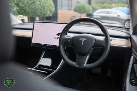 Tesla Model 3 LONG RANGE AWD 19