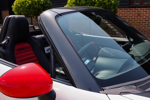 Abarth 124 Spider 1.4 MULTIAIR MANUAL HERITAGE PACK 39