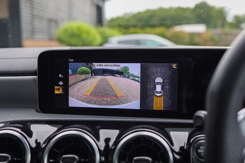 Mercedes-Benz CLA Class CLA35 AMG 2.0 4MATIC 21