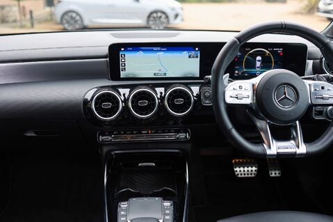 Mercedes-Benz CLA Class CLA35 AMG 2.0 4MATIC 3