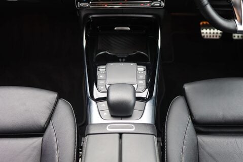 Mercedes-Benz CLA Class CLA35 AMG 2.0 4MATIC 38