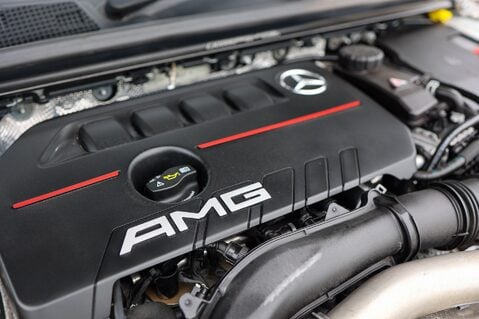 Mercedes-Benz CLA Class CLA35 AMG 2.0 4MATIC 52