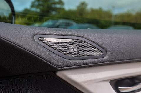 BMW M6 4.4 V8 CABRIOLET 23