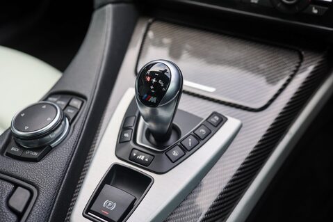 BMW M6 4.4 V8 CABRIOLET 24