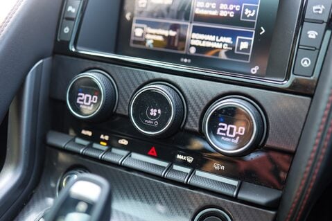 Jaguar F-Type 5.0 V8 R AWD 18