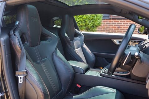 Jaguar F-Type 5.0 V8 R AWD 27