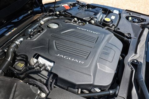 Jaguar F-Type 5.0 V8 R AWD 51
