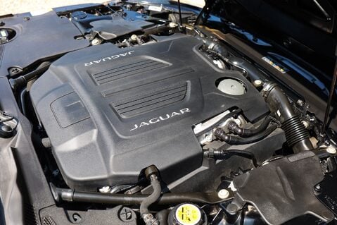 Jaguar F-Type 5.0 V8 R AWD 52