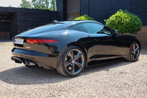 Jaguar F-Type 5.0 V8 R AWD 63