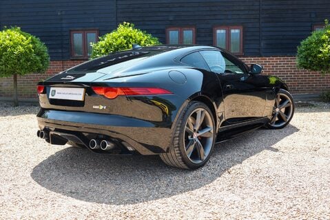 Jaguar F-Type 5.0 V8 R AWD 11