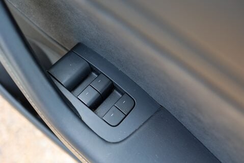 Tesla Model 3 STANDARD RANGE PLUS 27