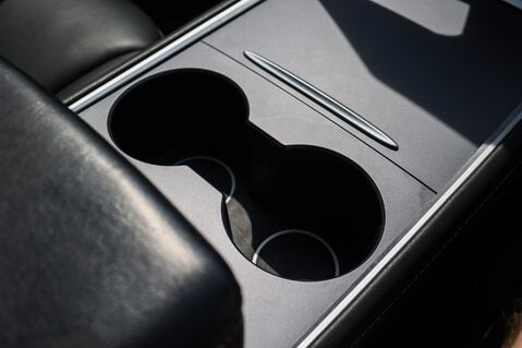Tesla Model 3 STANDARD RANGE PLUS 29