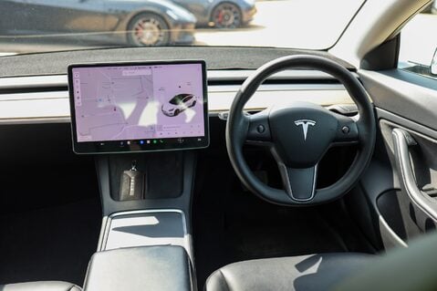 Tesla Model 3 STANDARD RANGE PLUS 4