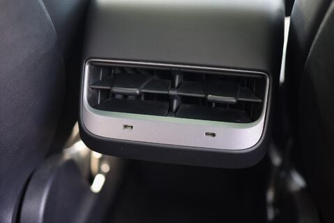 Tesla Model 3 STANDARD RANGE PLUS 31