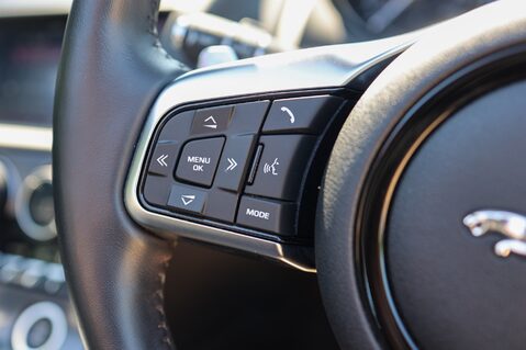 Jaguar F-Type 5.0 V8 R AWD CONVERTIBLE 31