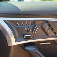 Jaguar F-Type 5.0 V8 R AWD CONVERTIBLE 2