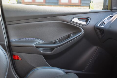 Ford Focus 2.3 RS 32