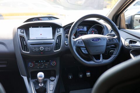 Ford Focus 2.3 RS 4
