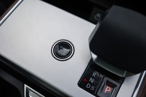 Land Rover Range Rover SE 3.0 P460E 38.2kWh 25