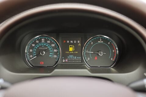 Jaguar XF 2.2 D PREMIUM LUXURY SPORTBRAKE 26