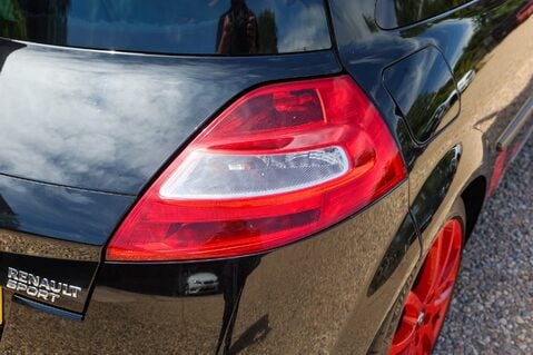 Renault Megane RENAULTSPORT F1 TEAM R26.R 39