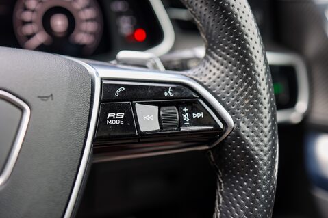 Audi RS6 AVANT 4.0 TFSI QUATTRO VORSPRUNG MHEV 32