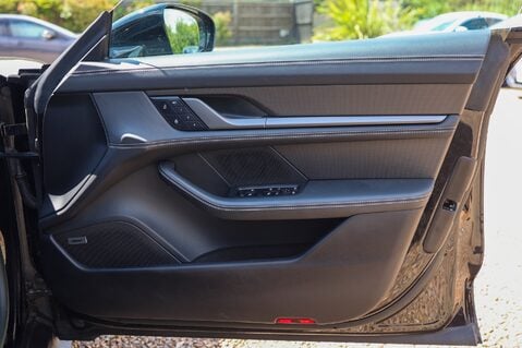 Porsche Taycan TURBO S SPORT TURISMO 25
