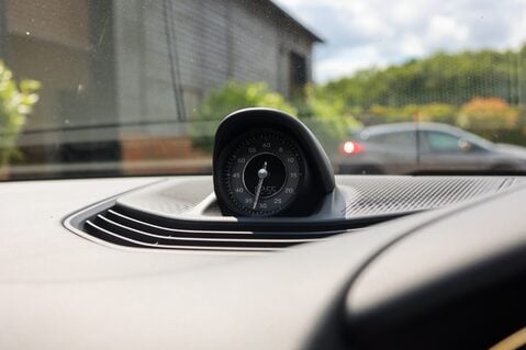 Porsche Taycan TURBO S SPORT TURISMO 23