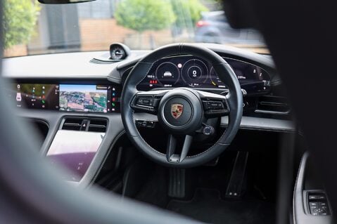 Porsche Taycan TURBO S SPORT TURISMO 31