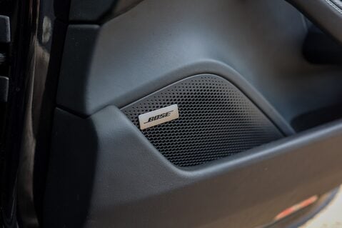 Porsche Taycan TURBO S SPORT TURISMO 32
