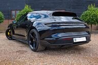 Porsche Taycan TURBO S SPORT TURISMO 2