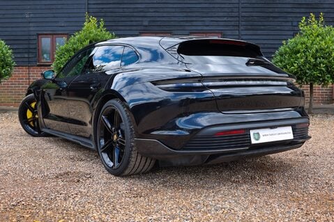 Porsche Taycan TURBO S SPORT TURISMO 2