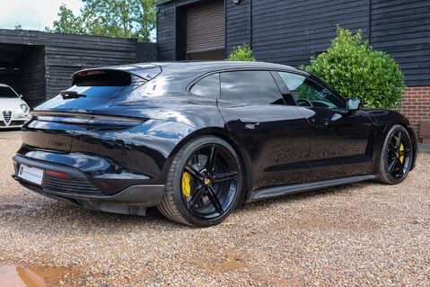Porsche Taycan TURBO S SPORT TURISMO 61