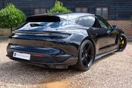 Porsche Taycan TURBO S SPORT TURISMO 11
