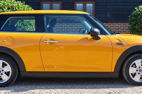 Mini Hatch ONE 1.2 MANUAL (PEPPER PACK) 5