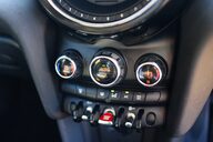 Mini Hatch ONE 1.2 MANUAL (PEPPER PACK) 11