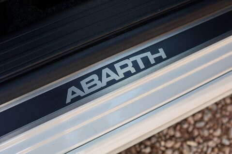 Abarth 595 1.4 T-JET MANUAL 28
