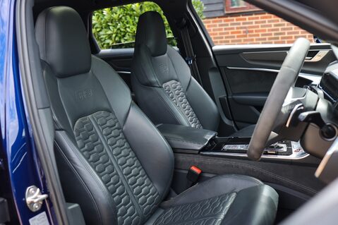 Audi RS6 AVANT 4.0 TFSI QUATTRO CARBON BLACK MHEV 14