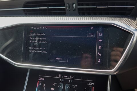 Audi RS6 AVANT 4.0 TFSI QUATTRO CARBON BLACK MHEV 22