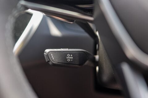 Audi RS6 AVANT 4.0 TFSI QUATTRO CARBON BLACK MHEV 35