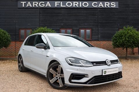 Volkswagen Golf R 2.0 TSI 4MOTION DSG 1