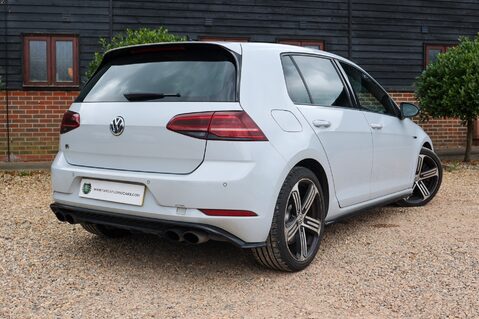 Volkswagen Golf R 2.0 TSI 4MOTION DSG 2