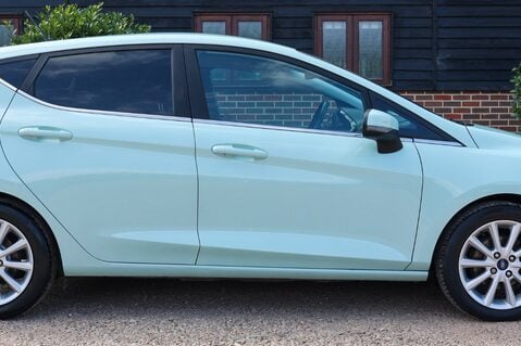 Ford Fiesta B AND O PLAY TITANIUM 1.0 11