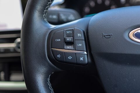 Ford Fiesta B AND O PLAY TITANIUM 1.0 24