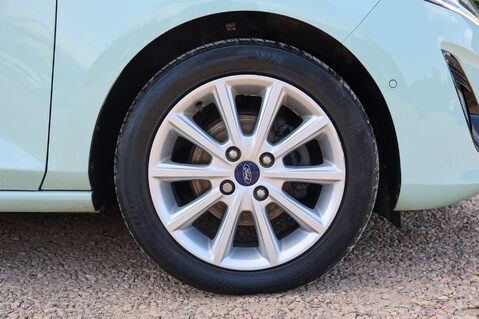 Ford Fiesta B AND O PLAY TITANIUM 1.0 12