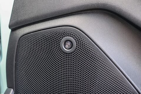 Ford Fiesta B AND O PLAY TITANIUM 1.0 5