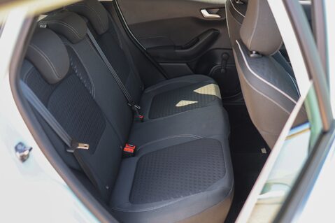Ford Fiesta B AND O PLAY TITANIUM 1.0 32