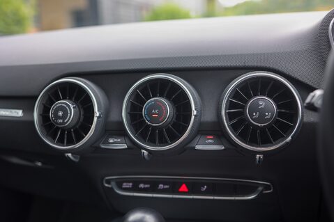 Audi TT S 2.0 TFSI QUATTRO BLACK EDITION 23
